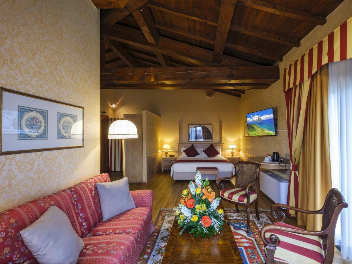 Hotel Orologio Ferrara Esterno foto