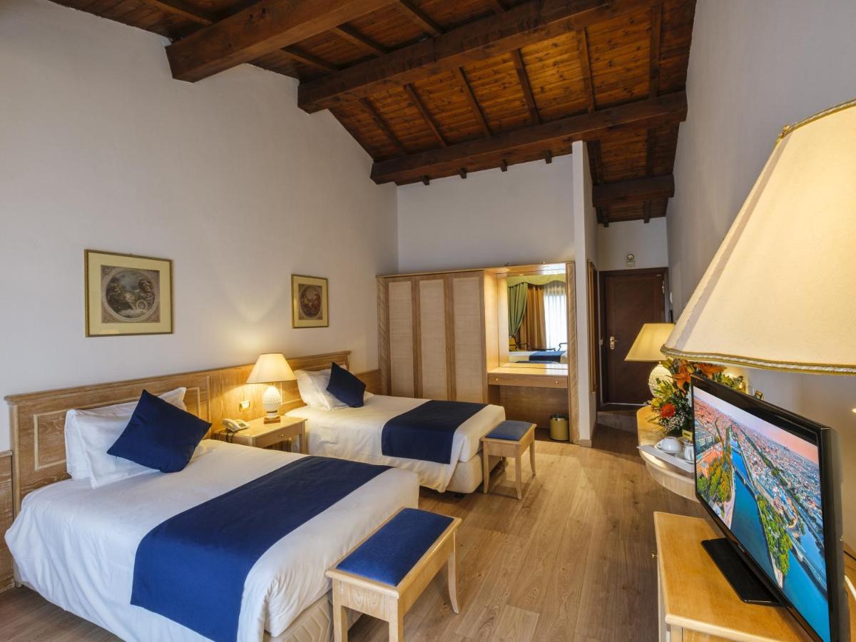 Hotel Orologio Ferrara Esterno foto