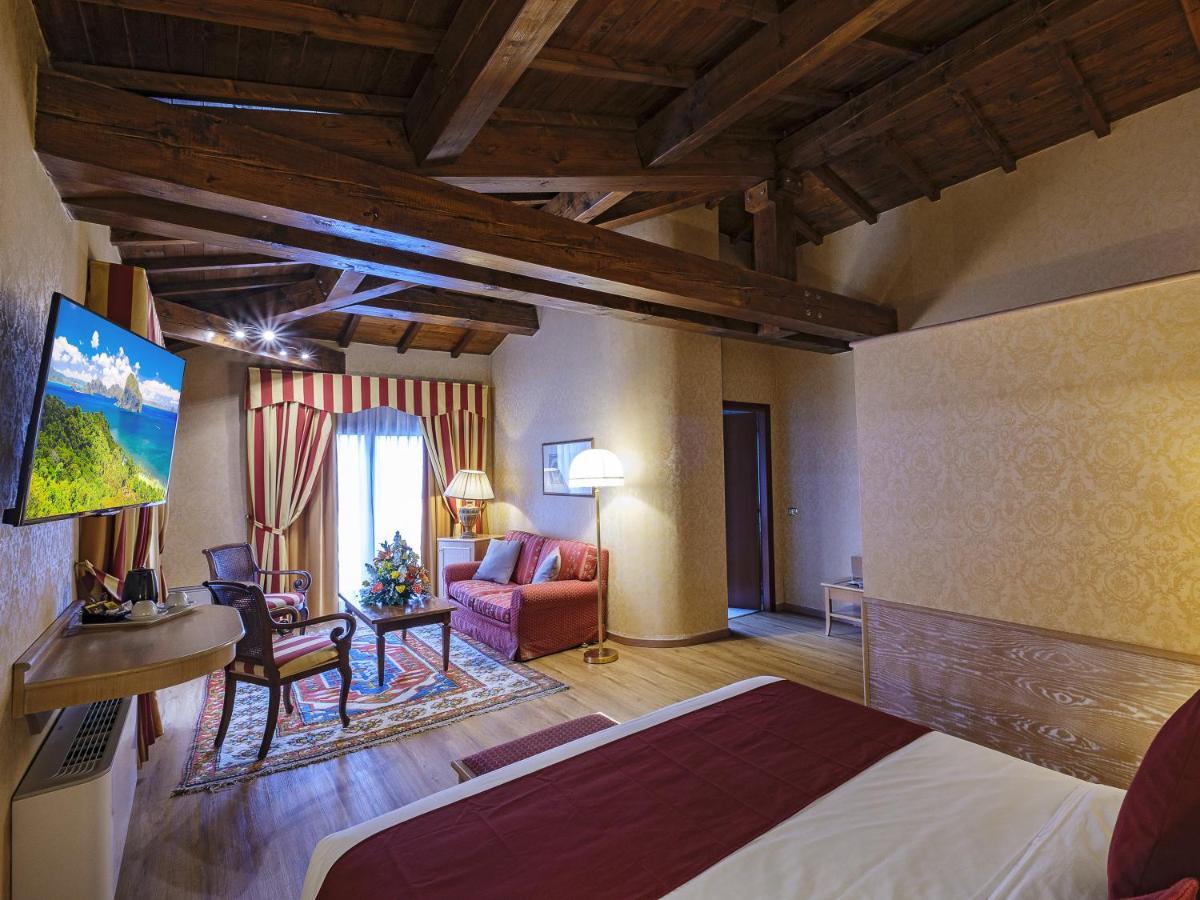 Hotel Orologio Ferrara Esterno foto