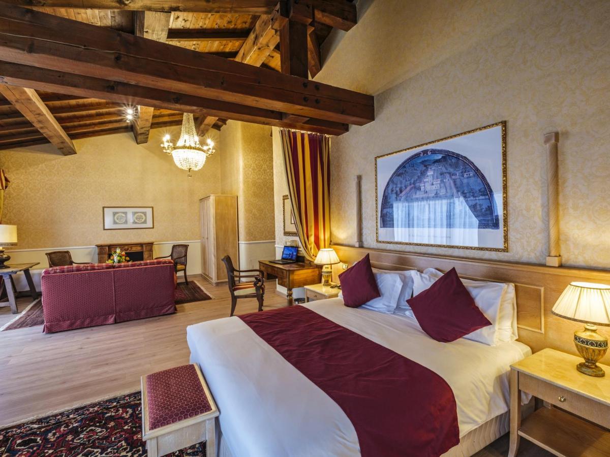Hotel Orologio Ferrara Esterno foto
