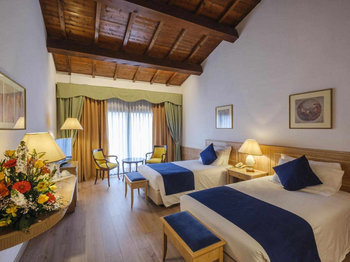 Hotel Orologio Ferrara Esterno foto