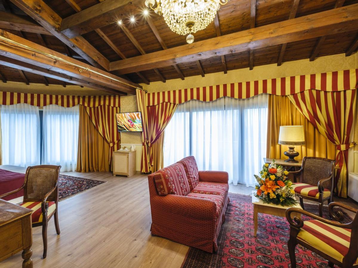 Hotel Orologio Ferrara Esterno foto