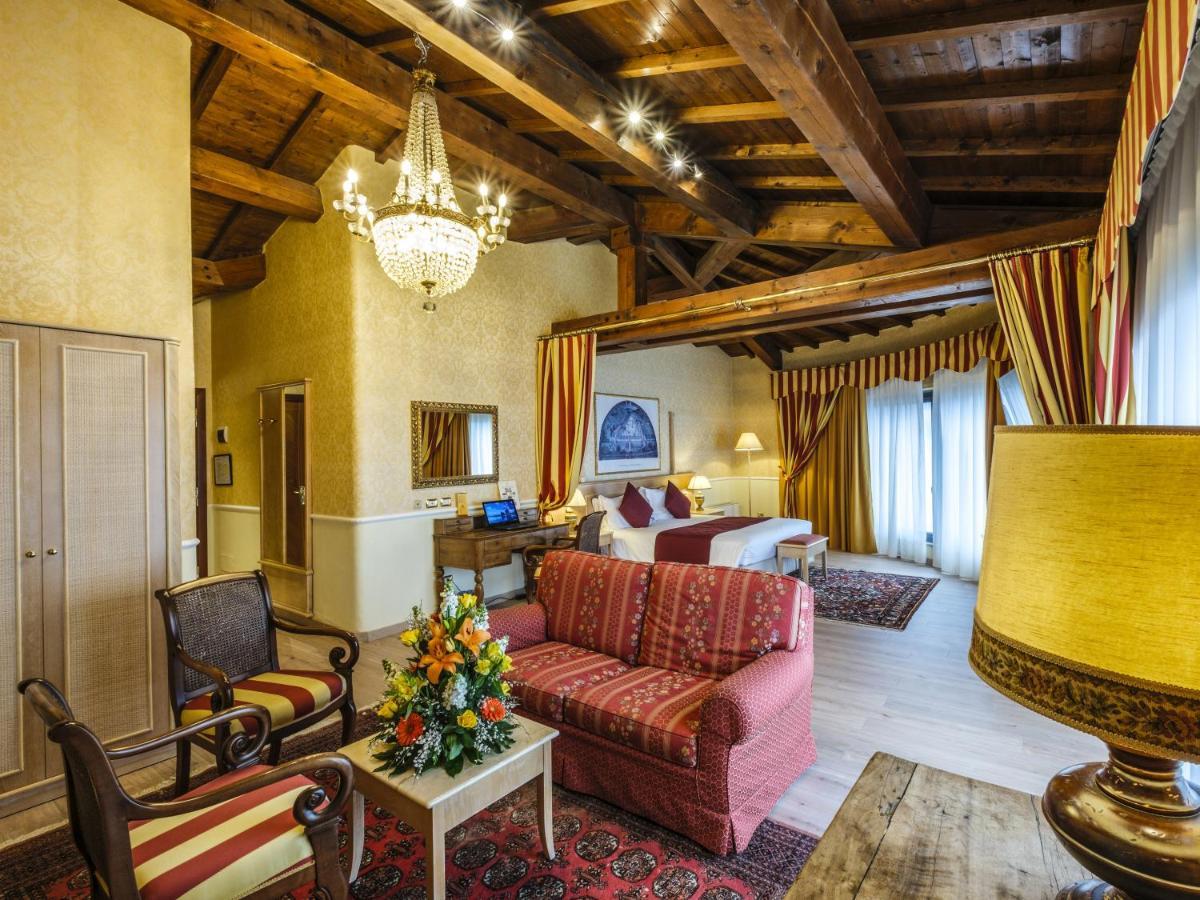 Hotel Orologio Ferrara Esterno foto
