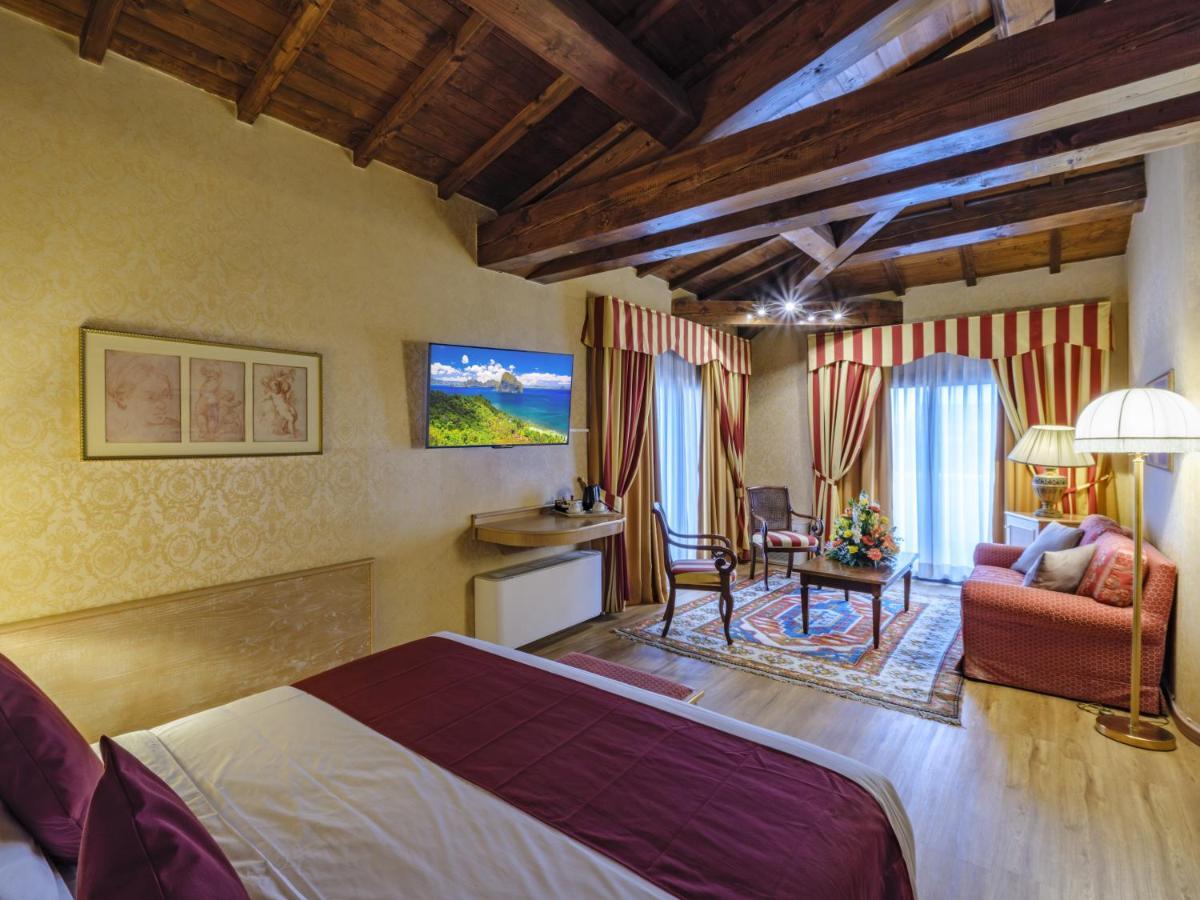 Hotel Orologio Ferrara Esterno foto